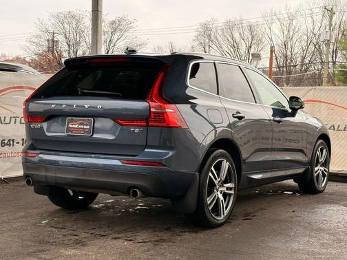 2020 Volvo XC60 T5 Momentum