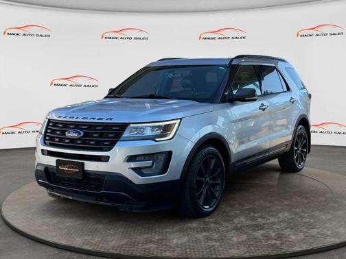 Ingot Silver Metallic 2017 Ford Explorer sport