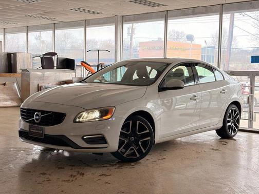 2017 Volvo S60 T5 Dynamic