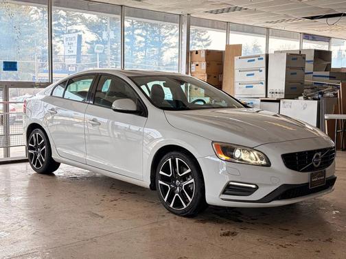 2017 Volvo S60 T5 Dynamic