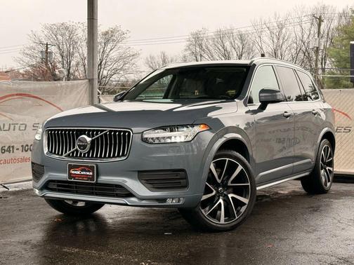 2020 Volvo XC90 T6 Momentum