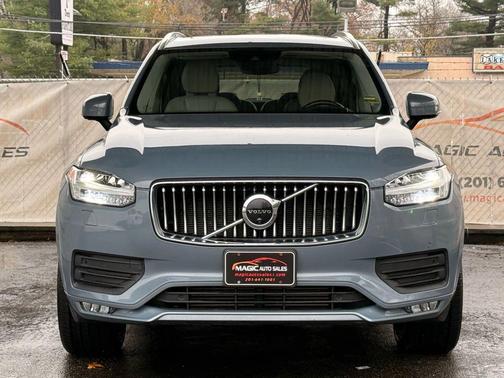 2020 Volvo XC90 T6 Momentum