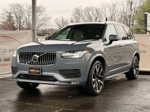 2020 Volvo XC90 T6 Momentum