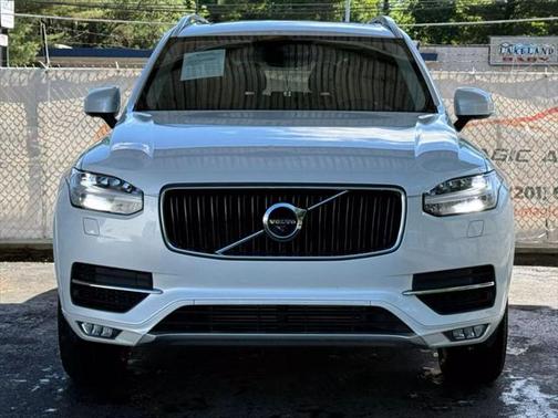 2016 Volvo XC90 T6 Momentum