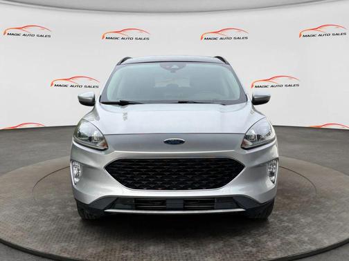 Ingot Silver Metallic 2020 Ford Escape SEL