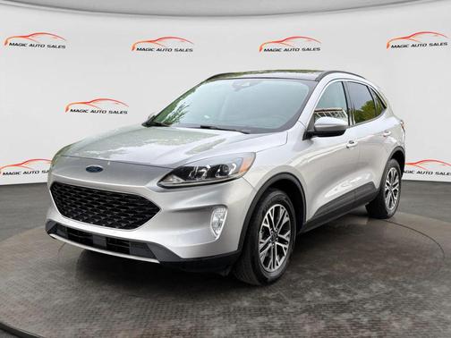 Ingot Silver Metallic 2020 Ford Escape SEL