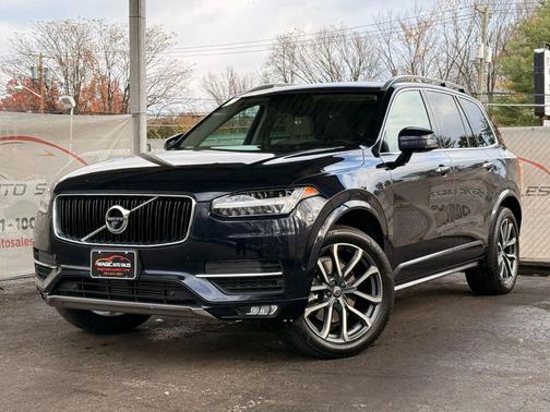 2017 Volvo XC90 T6 Momentum