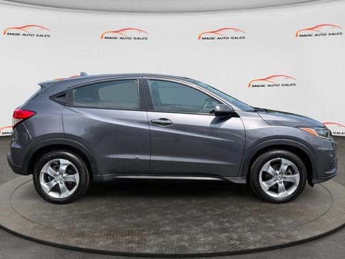 Modern Steel Metallic 2019 Honda HR-V LX