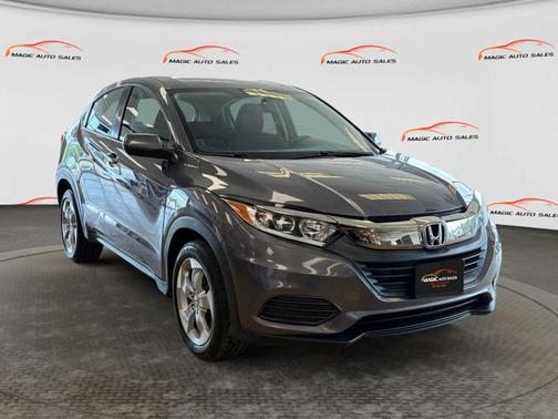 Modern Steel Metallic 2019 Honda HR-V LX