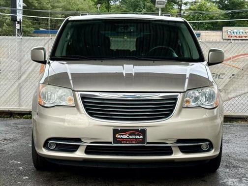 2013 Chrysler Town & Country Touring