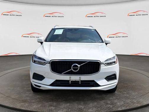 Ice White 2020 Volvo XC60 T5 Momentum