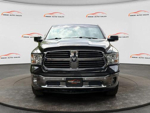 Granite Crystal Metallic Clearcoat 2018 RAM 1500 Big Horn