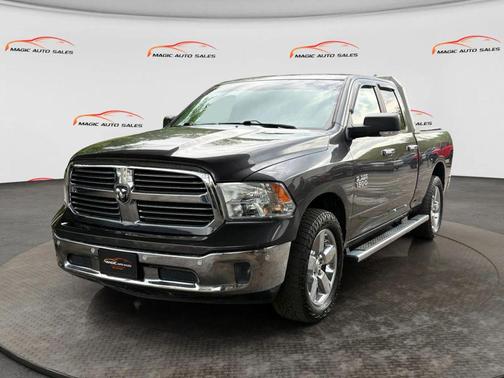 Granite Crystal Metallic Clearcoat 2018 RAM 1500 Big Horn