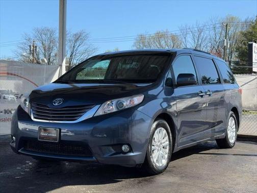 2017 Toyota Sienna XLE