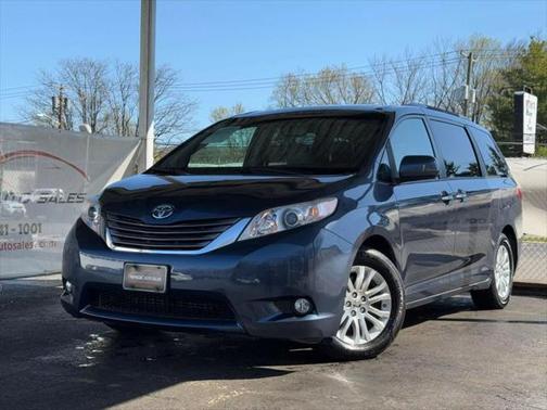 2017 Toyota Sienna XLE