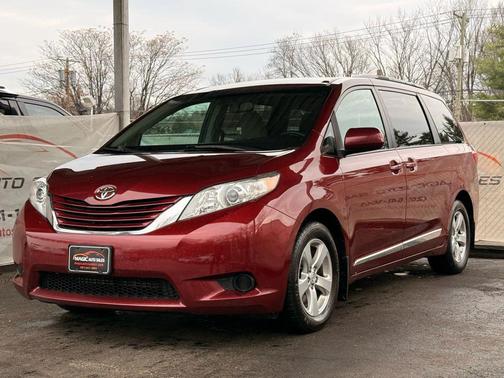 2017 Toyota Sienna LE