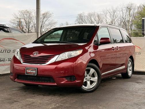 2017 Toyota Sienna LE