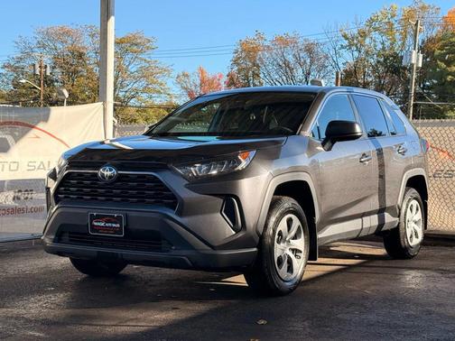 2022 Toyota RAV4 LE