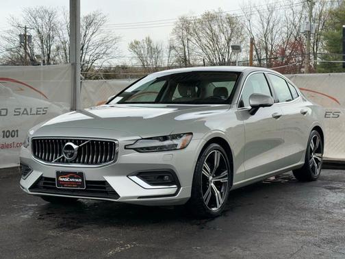 2022 Volvo S60 T5