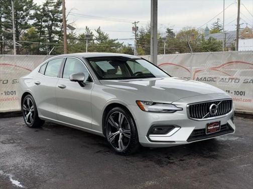 2022 Volvo S60 T5