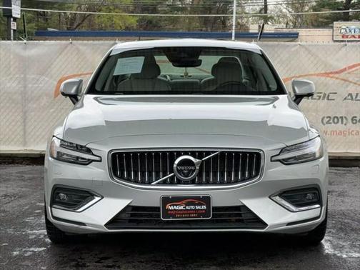 2022 Volvo S60 T5