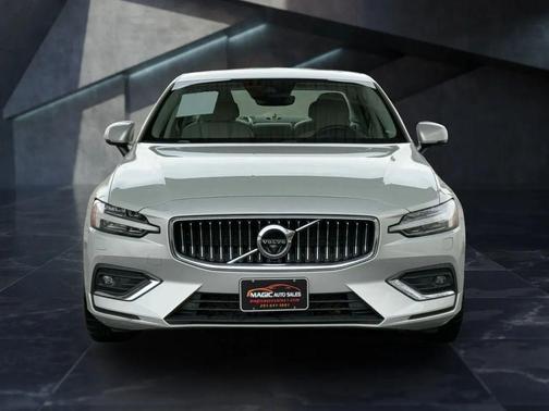 2022 Volvo S60 T5