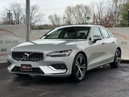 2022 Volvo S60 T5