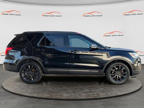 Shadow Black 2018 Ford Explorer XLT