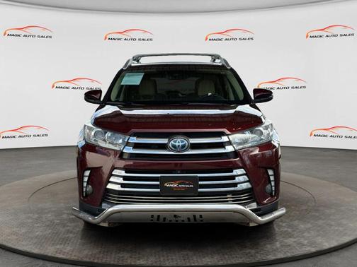 Maroon 2017 Toyota Highlander Hybrid Platinum