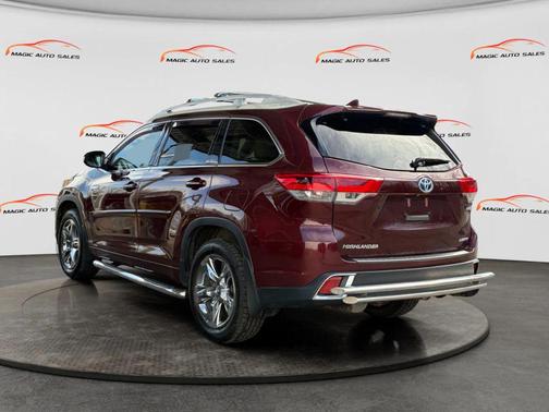 Maroon 2017 Toyota Highlander Hybrid Platinum