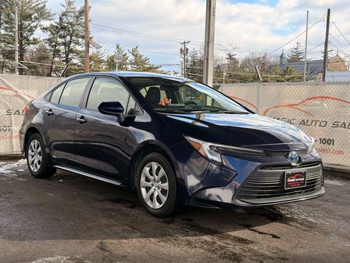 2024 Toyota Corolla Hybrid SE