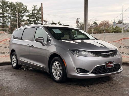 2020 Chrysler Pacifica Touring L