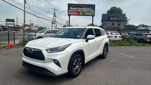 2021 Toyota Highlander XLE