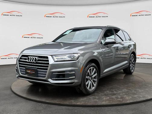 Graphite Gray Metallic 2017 Audi Q7 3.0T Premium