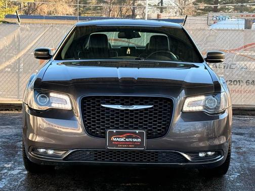2016 Chrysler 300 S