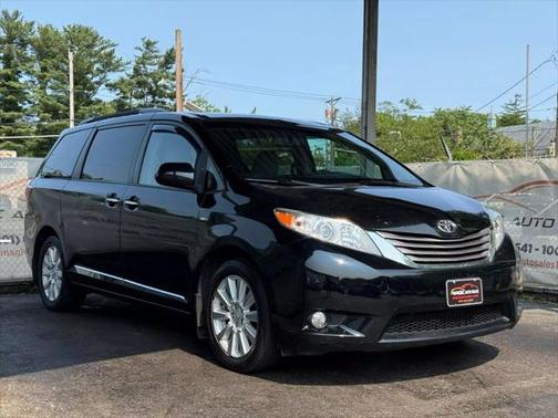 2017 Toyota Sienna XLE