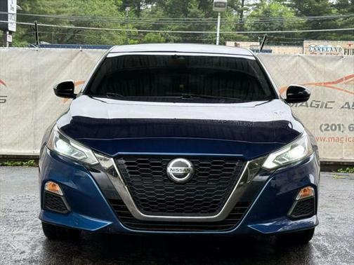 2020 Nissan Altima SR FWD