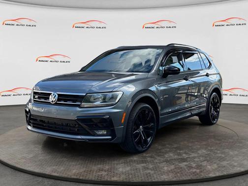 Platinum Gray Metallic 2021 Volkswagen Tiguan 2.0T SE R-Line Black 4MOTION