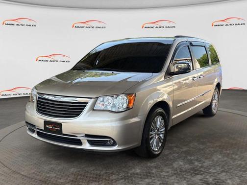 Cashmere/Sandstone Pearlcoat 2015 Chrysler Town & Country Touring-L