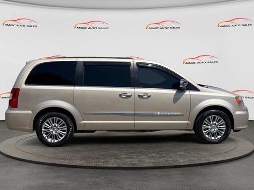 Cashmere/Sandstone Pearlcoat 2015 Chrysler Town & Country Touring-L