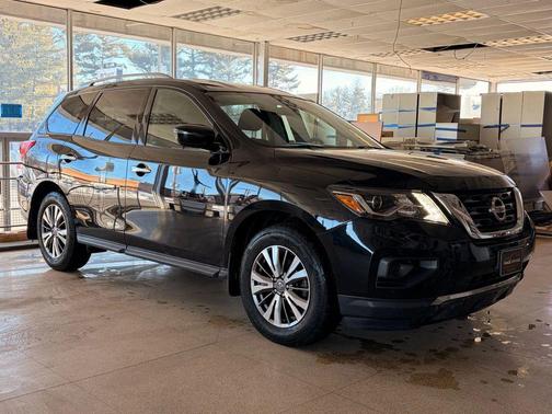 2019 Nissan Pathfinder S