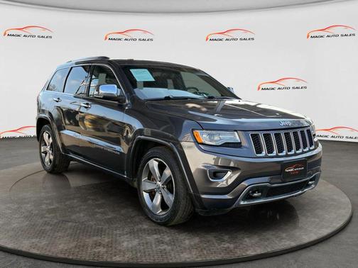 Granite Crystal Metallic Clearcoat 2015 Jeep Grand Cherokee Overland