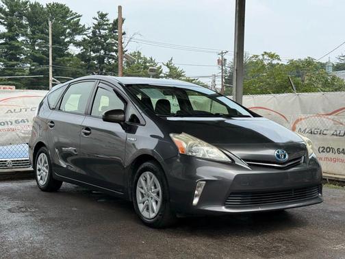 2014 Toyota Prius v Two