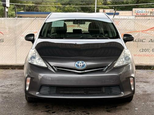 2014 Toyota Prius v Two