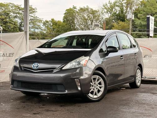 2014 Toyota Prius v Two