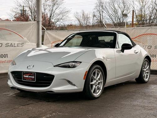 2016 Mazda MX-5 Miata Sport