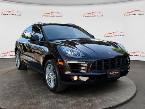 Mahogany Metallic 2017 Porsche Macan Macan Sport Edition