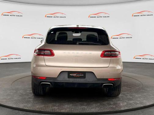 2017 Porsche Macan Macan Sport Edition