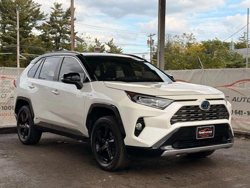 2021 Toyota RAV4 Hybrid SE