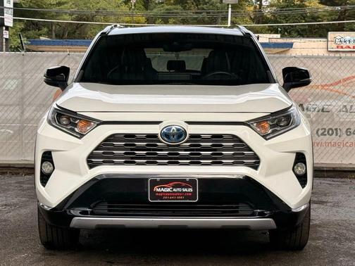 2021 Toyota RAV4 Hybrid SE